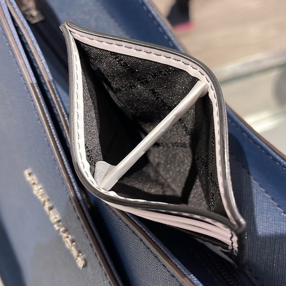 MICHAEL KORS MENS
Cooper Graphic Logo Tall Card Case
36S3LCOD2U
Black Multi NWT - Picture 9 of 16